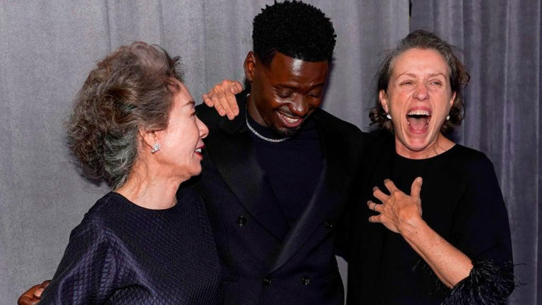 Desde el twerking de Glenn Close hasta los piropos para Brad Pitt: Los 5 «momentazos» de los Oscars en video