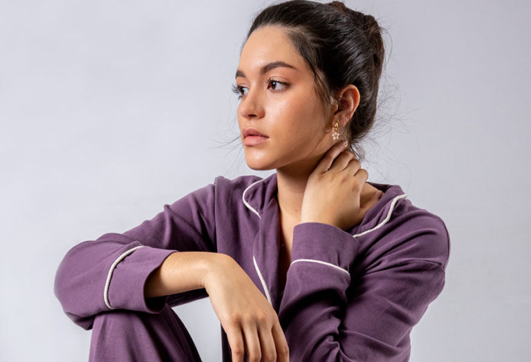 Sé consciente y relájate al estilo ‘Be kind pijamas’: la propuesta 100% sostenible by Melao