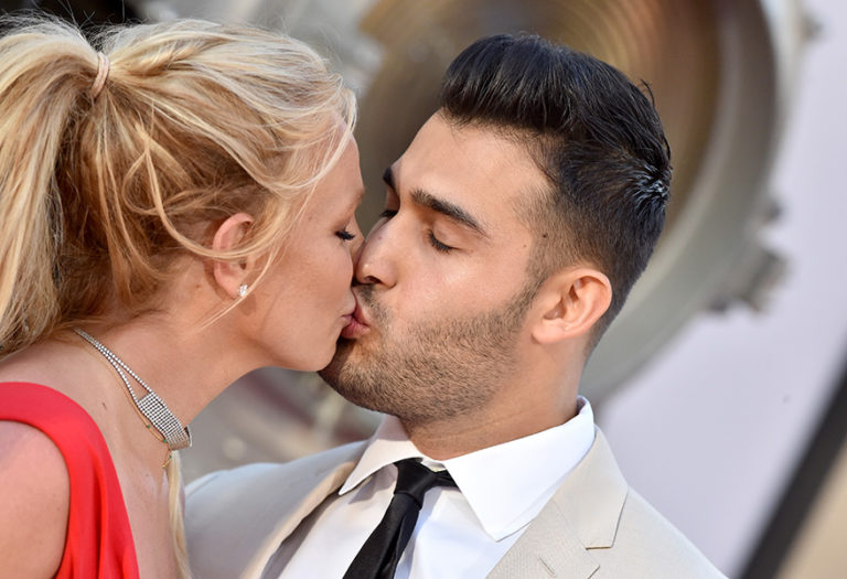 ¿Anillo a la vista? Resuenan rumores sobre un posible compromiso entre Britney Spears y Sam Asghari