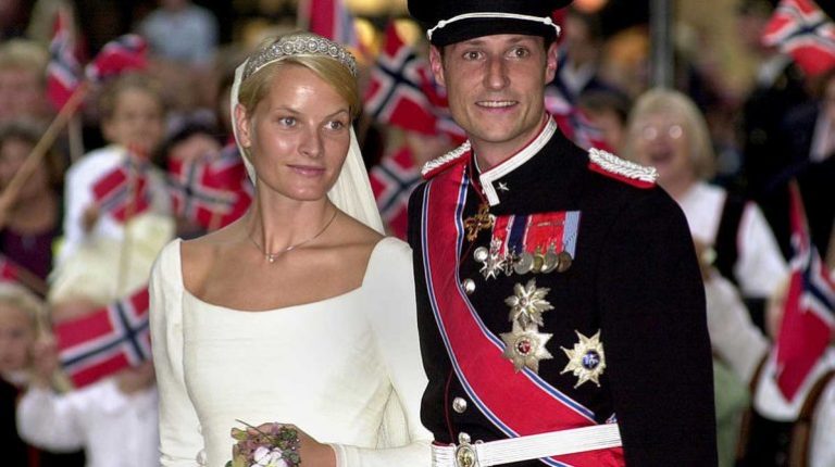 ¡Los príncipes herederos de Noruega cumplen 20 años de casados! Te contamos 5 curiosidades de su boda