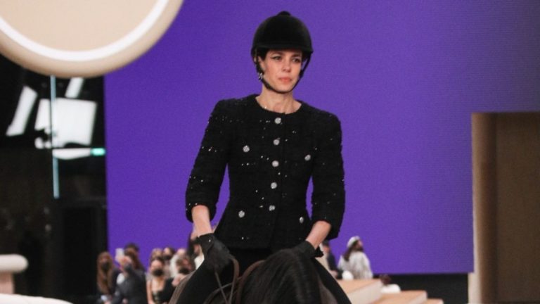 Los 5 momentos increíbles del desfile de Alta Costura de Chanel en la Semana de la Moda de París