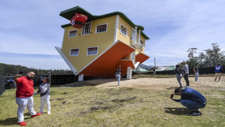 ¿Te animas a vivir de cabeza? Conoce la casa al revés de Colombia