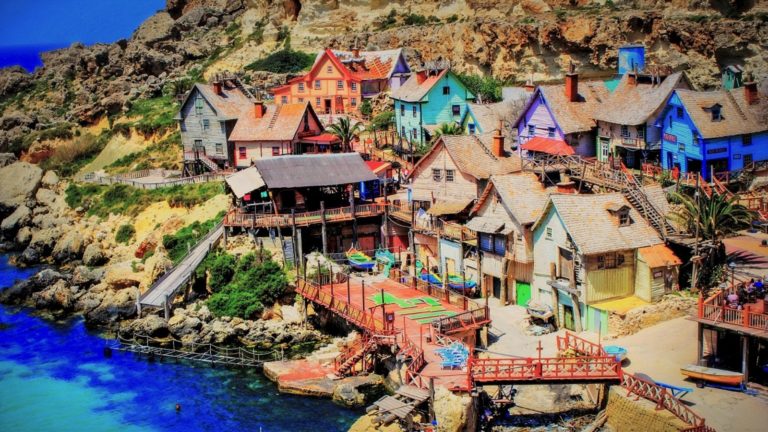 ¡Descubre la Villa de Popeye, el pueblo más bonito del mundo!