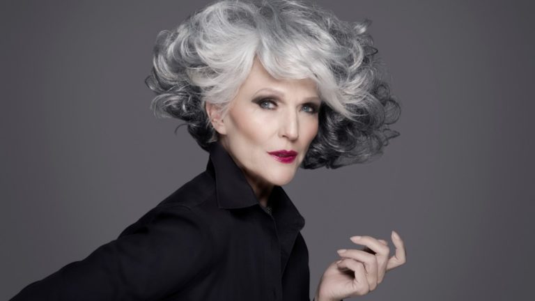 Conoce a Maye Musk, la modelo de 74 años que está dando de qué hablar