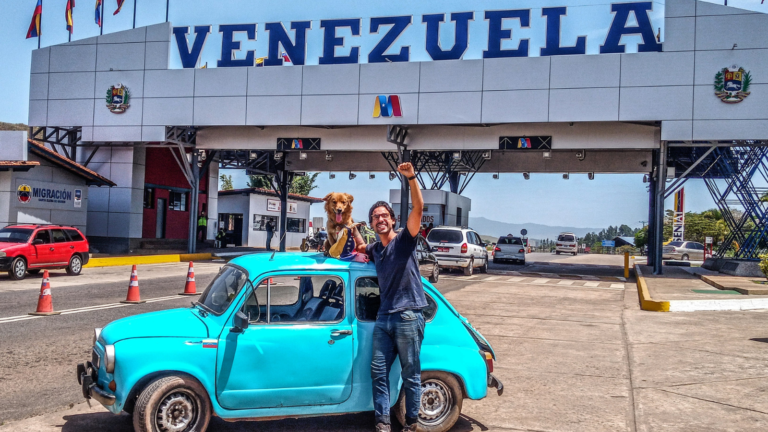 Eduardo Patterson, el venezolano que recorre el continente con su Fiat 600, nos cuenta su gran aventura, llena de aprendizaje y gratitud