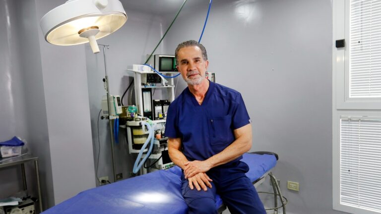 Rinoplastia con el Dr. Peter Römer, «el médico de las misses»