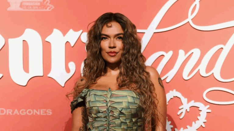Karol G enaltece sus raíces y los ritmos latinos en «Tropicoqueta»