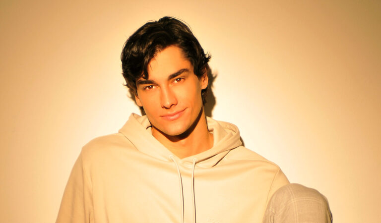 José María irrumpe en la escena musical con el tema “Salte de mi cabeza”