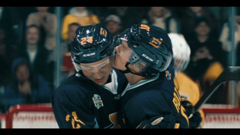 Heated Rivalry llega a HBO Max: 5 claves del romance prohibido que incendia el hielo