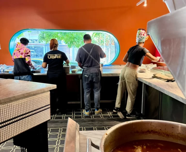 Arriva Trattoria se transforma en Cocina Social