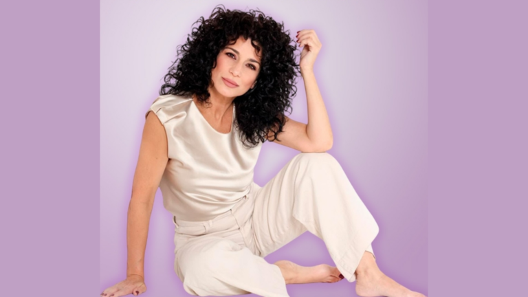 Karina celebra un reencuentro emocional con la nostalgia y la buena música