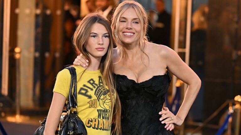 Nace una «It Girl»: Marlowe Sturridge cautiva en la premiere de «War» junto a Sienna Miller